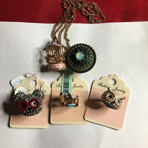 Lots of 4 rings and 1 necklace new!!